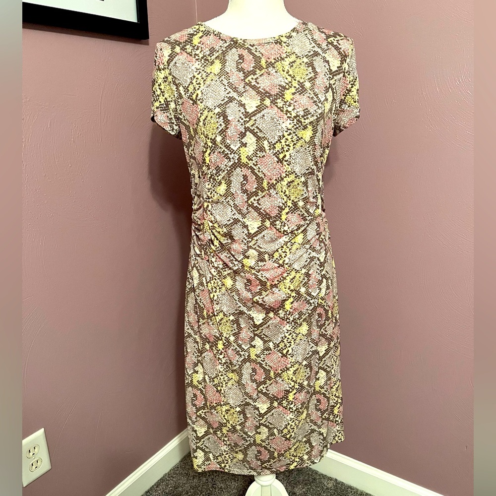Women’s Nine West snakeskin pattern midi dress with side ruching Size M